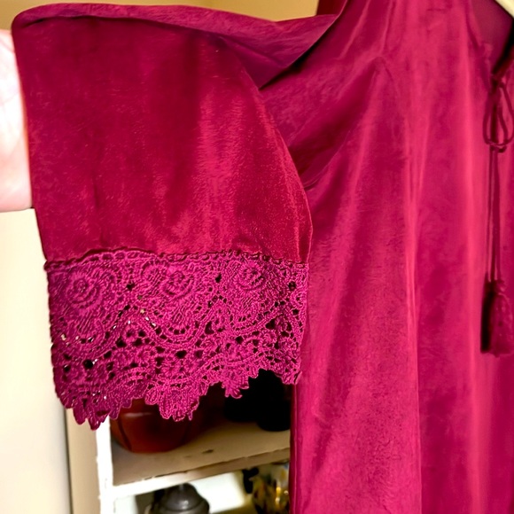 💙Signature 1 Studio L Maroon boho tunic. Feels like lightweight suede.lace trim - Picture 3 of 5